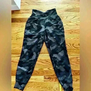 Old Navy Active Elevate High Rise Joggers Blue Camo Small